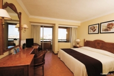 Dom Pedro Golf Resort Vilamoura - 02.jpg