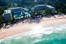 Le Meridien Phuket Beach Resort - 01.jpg