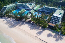 Le Meridien Phuket Beach Resort - 04.jpg